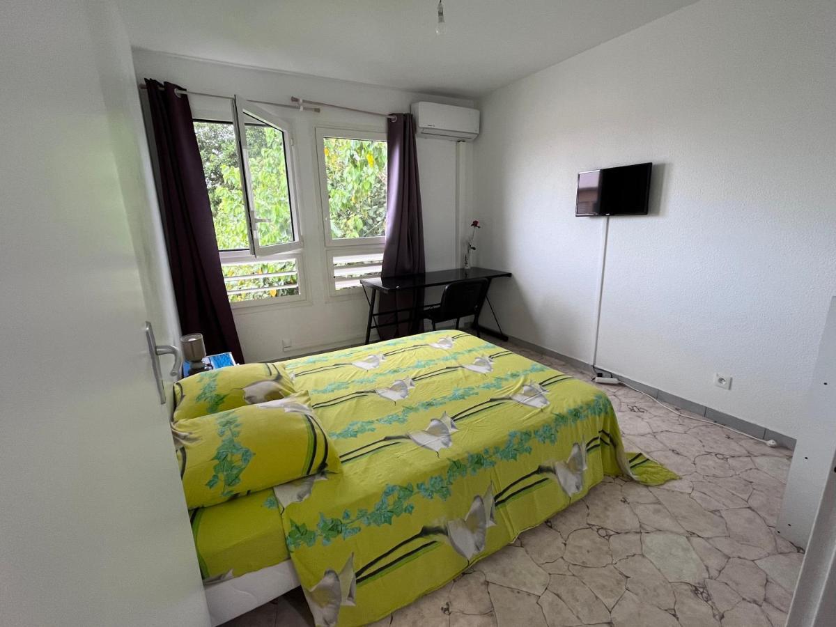 Chambre Chez L'Habitant A 5Mn De L'Aeroport Les Abymes Bagian luar foto