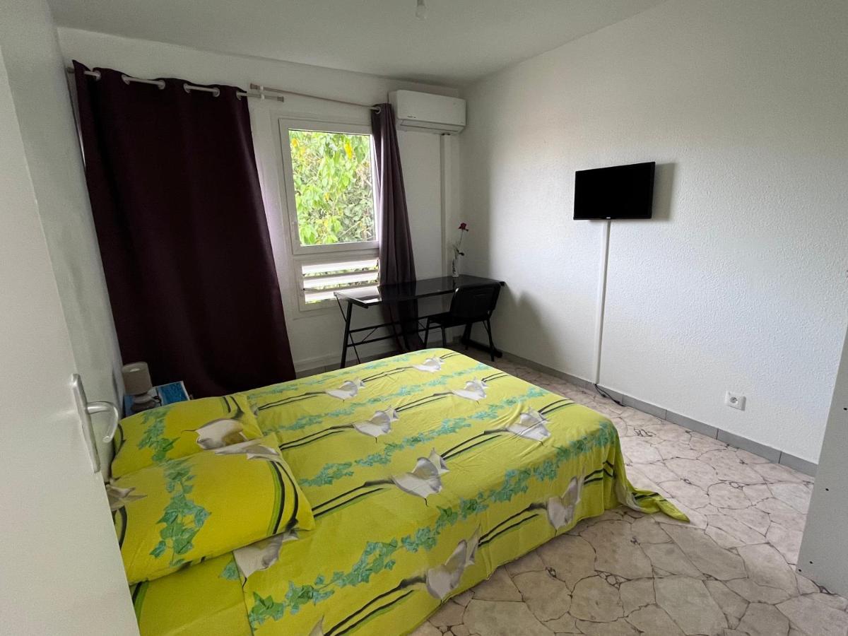 Chambre Chez L'Habitant A 5Mn De L'Aeroport Les Abymes Bagian luar foto