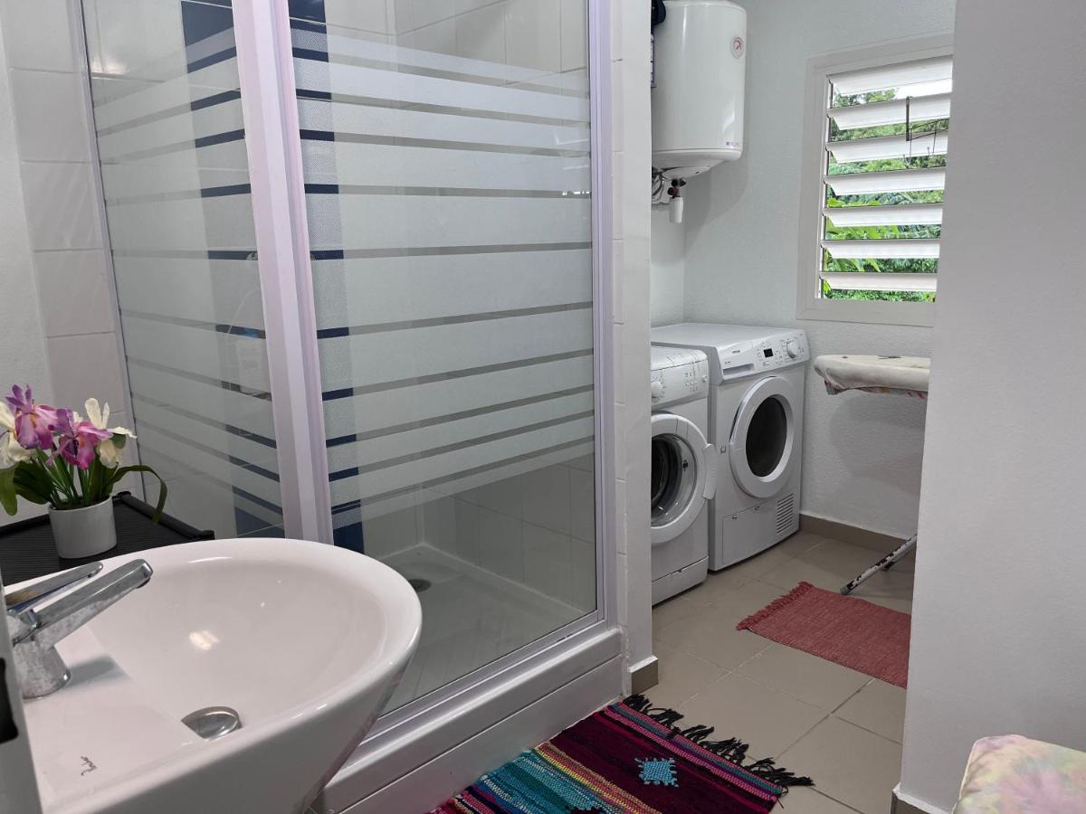 Chambre Chez L'Habitant A 5Mn De L'Aeroport Les Abymes Bagian luar foto